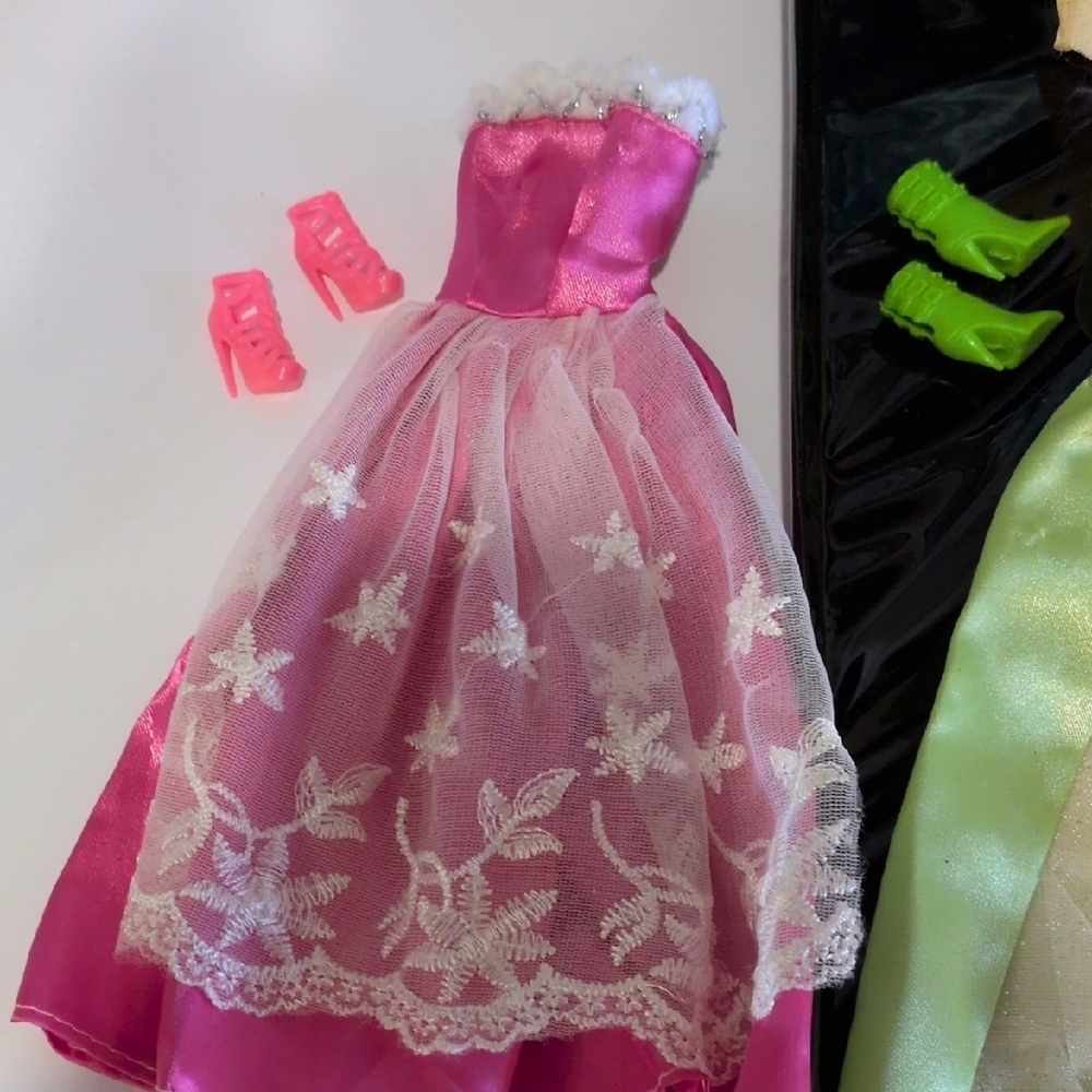 Barbie Doll with Disney Princess Inspired Dresses & Case - Picture 6 of 9